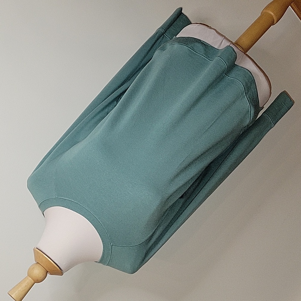 Athleta crewneck long sleeve pull over womens size M